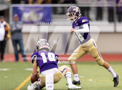 Thumbnail 2 in Union vs Lake Stevens (WIAA 4A Round 2) photogallery.
