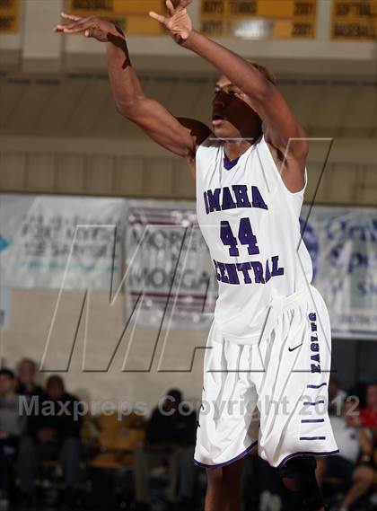 Thumbnail 2 in Long Beach Poly vs. Omaha Central (City of Palms Classic) photogallery.