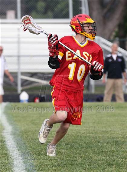 Thumbnail 3 in Williamsville East vs. Hamburg (Section 6 Class B Semifinal) photogallery.