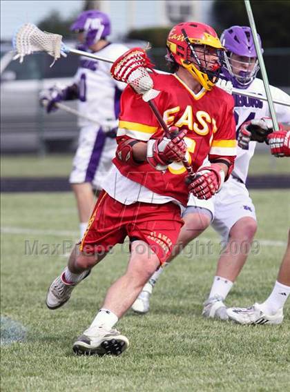 Thumbnail 3 in Williamsville East vs. Hamburg (Section 6 Class B Semifinal) photogallery.