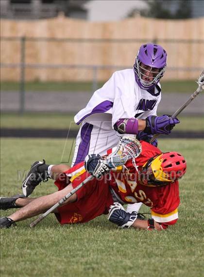 Thumbnail 3 in Williamsville East vs. Hamburg (Section 6 Class B Semifinal) photogallery.