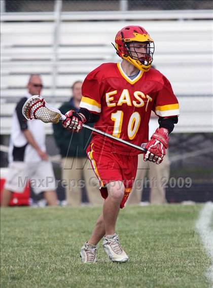 Thumbnail 2 in Williamsville East vs. Hamburg (Section 6 Class B Semifinal) photogallery.
