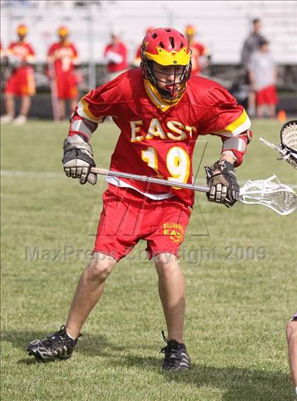 Thumbnail 2 in Williamsville East vs. Hamburg (Section 6 Class B Semifinal) photogallery.