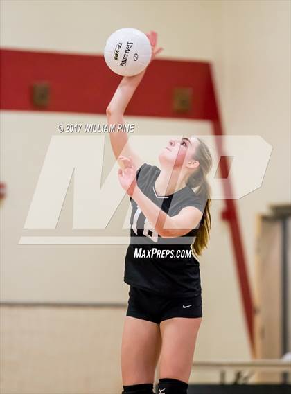 Thumbnail 3 in Monroe-Woodbury @ Kingston (Section 9 Class AA Semifinal) photogallery.