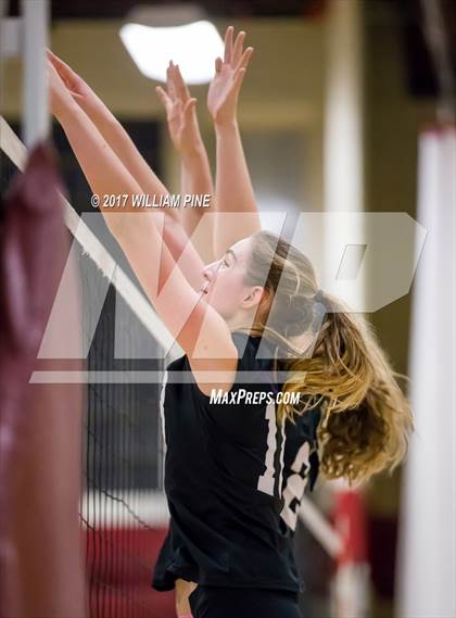 Thumbnail 3 in Monroe-Woodbury @ Kingston (Section 9 Class AA Semifinal) photogallery.
