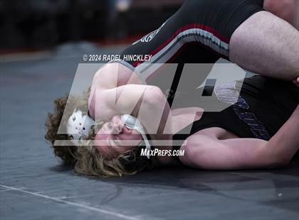 Thumbnail 1 in MSHSAA Class 4 District 4 Prelims photogallery.