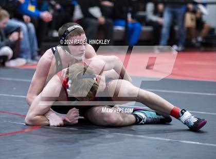 Thumbnail 1 in MSHSAA Class 4 District 4 Prelims photogallery.