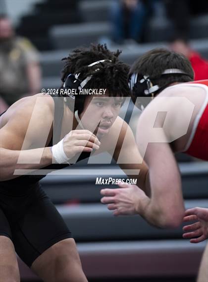 Thumbnail 2 in MSHSAA Class 4 District 4 Prelims photogallery.