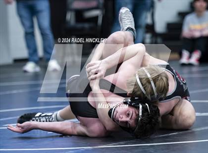Thumbnail 1 in MSHSAA Class 4 District 4 Prelims photogallery.