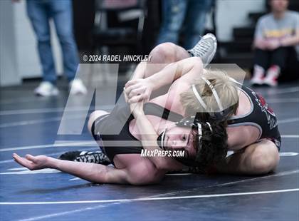 Thumbnail 3 in MSHSAA Class 4 District 4 Prelims photogallery.