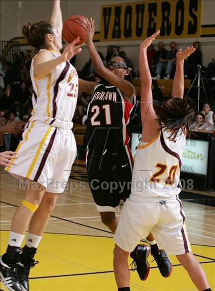 Thumbnail 3 in Bishop's vs. Dutchtown (So Cal Holiday Classic) photogallery.