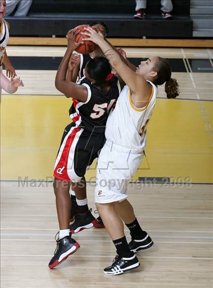 Thumbnail 3 in Bishop's vs. Dutchtown (So Cal Holiday Classic) photogallery.