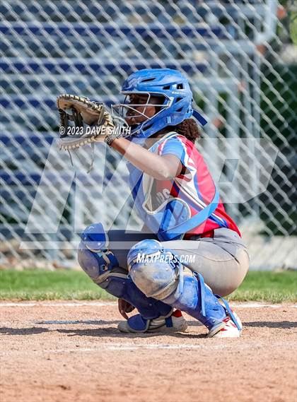 Thumbnail 3 in Davenport North vs Washington (Jefferson Varsity Classic) photogallery.