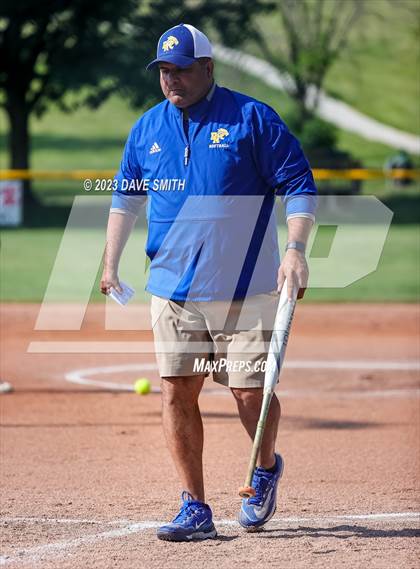 Thumbnail 1 in Davenport North vs Washington (Jefferson Varsity Classic) photogallery.