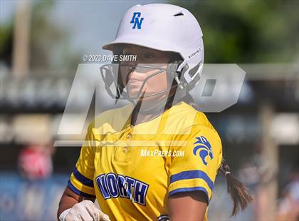 Thumbnail 2 in Davenport North vs Washington (Jefferson Varsity Classic) photogallery.