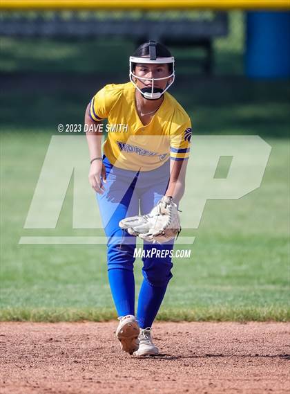 Thumbnail 3 in Davenport North vs Washington (Jefferson Varsity Classic) photogallery.