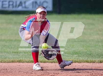 Thumbnail 1 in Davenport North vs Washington (Jefferson Varsity Classic) photogallery.