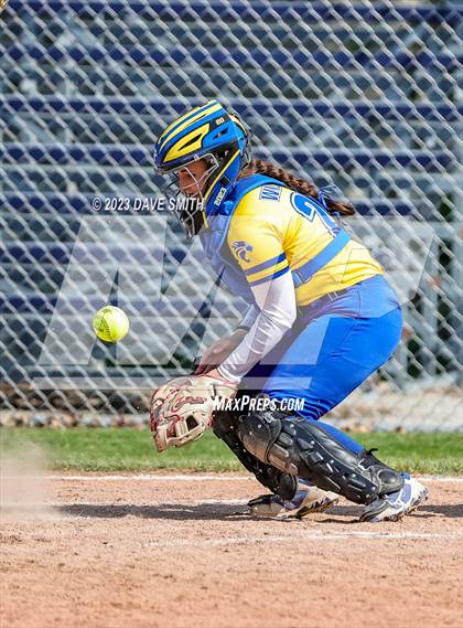 Thumbnail 2 in Davenport North vs Washington (Jefferson Varsity Classic) photogallery.