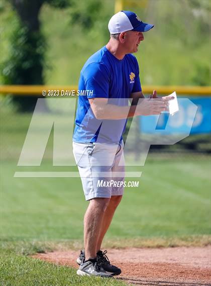 Thumbnail 3 in Davenport North vs Washington (Jefferson Varsity Classic) photogallery.