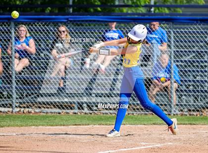 Thumbnail 3 in Davenport North vs Washington (Jefferson Varsity Classic) photogallery.