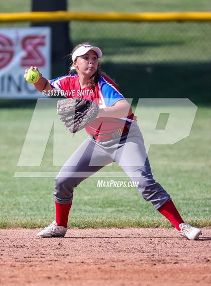 Thumbnail 1 in Davenport North vs Washington (Jefferson Varsity Classic) photogallery.