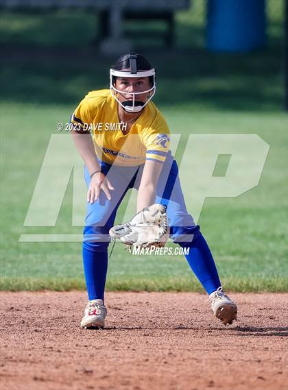 Thumbnail 1 in Davenport North vs Washington (Jefferson Varsity Classic) photogallery.