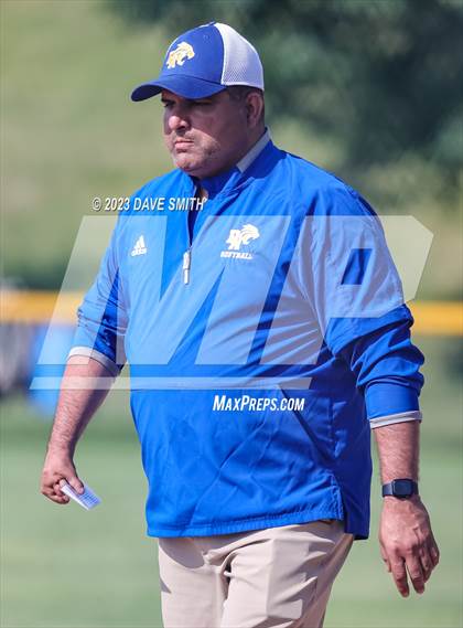 Thumbnail 3 in Davenport North vs Washington (Jefferson Varsity Classic) photogallery.