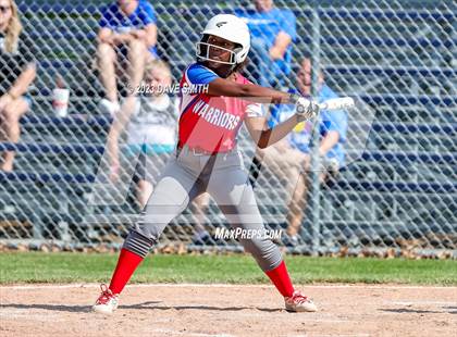 Thumbnail 3 in Davenport North vs Washington (Jefferson Varsity Classic) photogallery.