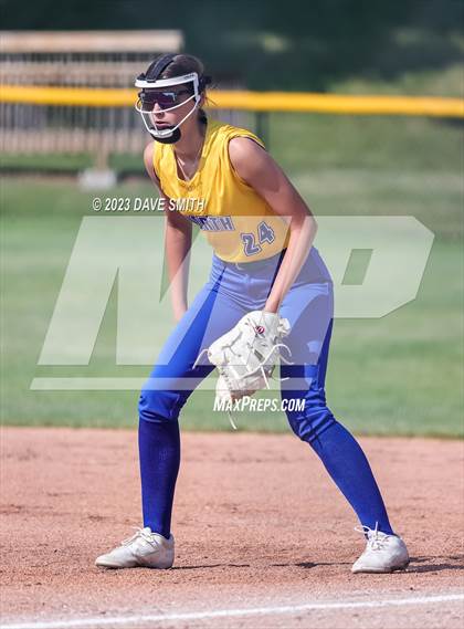 Thumbnail 3 in Davenport North vs Washington (Jefferson Varsity Classic) photogallery.