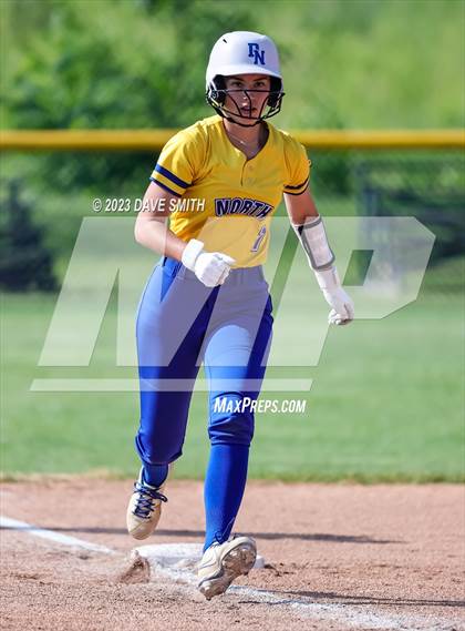 Thumbnail 3 in Davenport North vs Washington (Jefferson Varsity Classic) photogallery.