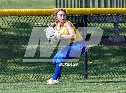 Thumbnail 2 in Davenport North vs Washington (Jefferson Varsity Classic) photogallery.