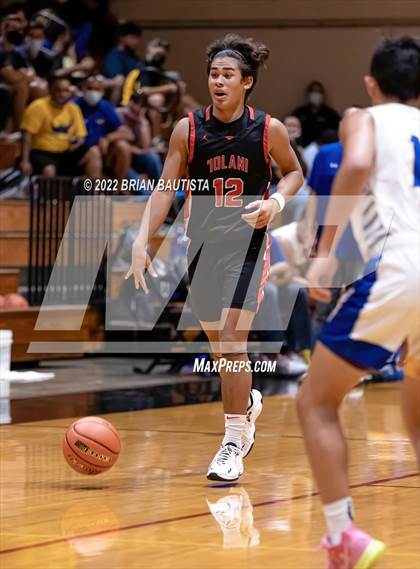 Thumbnail 1 in 'Iolani vs Hilo (HHSAA D1 Quarterfinal Playoff) photogallery.