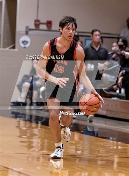Thumbnail 2 in 'Iolani vs Hilo (HHSAA D1 Quarterfinal Playoff) photogallery.