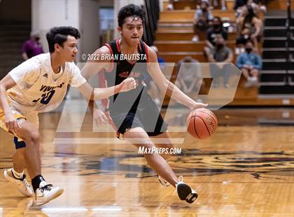 Thumbnail 2 in 'Iolani vs Hilo (HHSAA D1 Quarterfinal Playoff) photogallery.
