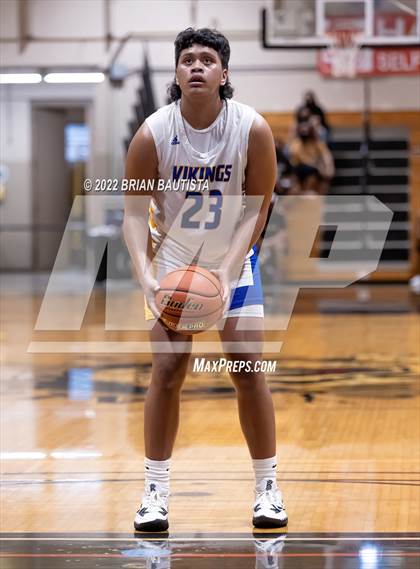 Thumbnail 3 in 'Iolani vs Hilo (HHSAA D1 Quarterfinal Playoff) photogallery.