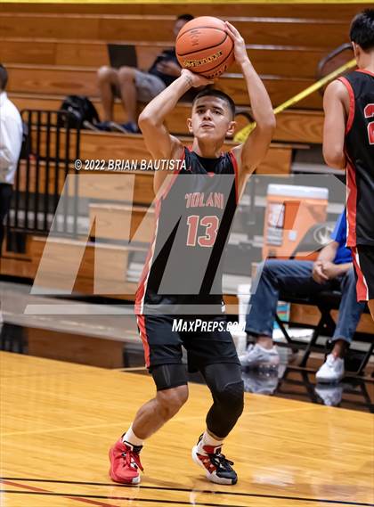 Thumbnail 2 in 'Iolani vs Hilo (HHSAA D1 Quarterfinal Playoff) photogallery.