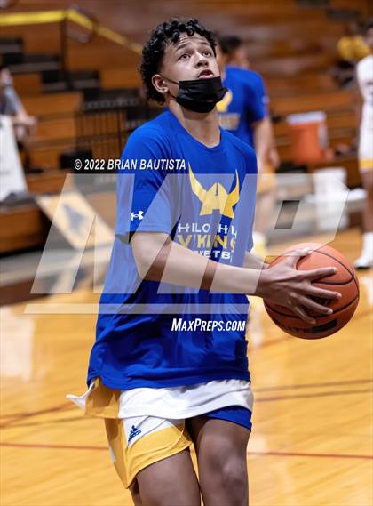 Thumbnail 2 in 'Iolani vs Hilo (HHSAA D1 Quarterfinal Playoff) photogallery.