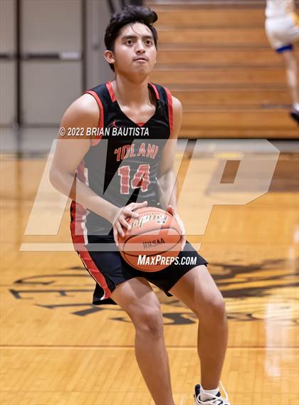 Thumbnail 3 in 'Iolani vs Hilo (HHSAA D1 Quarterfinal Playoff) photogallery.