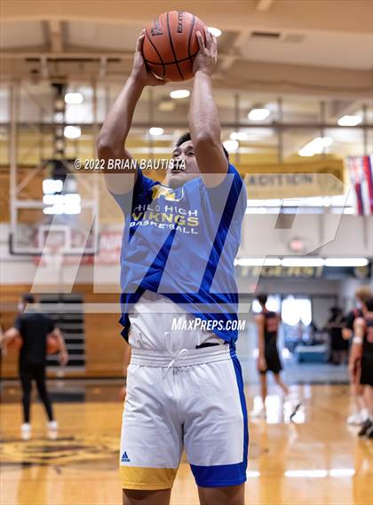 Thumbnail 2 in 'Iolani vs Hilo (HHSAA D1 Quarterfinal Playoff) photogallery.