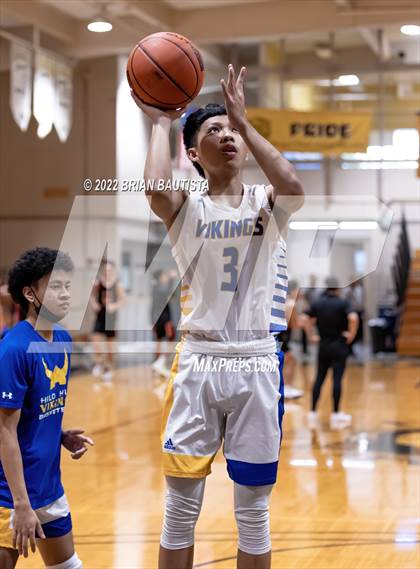 Thumbnail 3 in 'Iolani vs Hilo (HHSAA D1 Quarterfinal Playoff) photogallery.