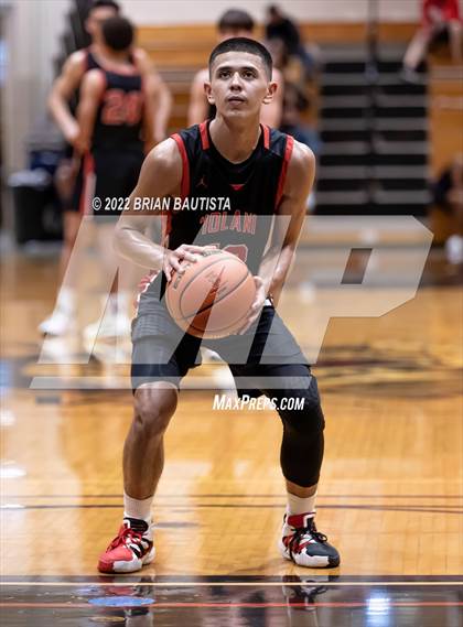 Thumbnail 2 in 'Iolani vs Hilo (HHSAA D1 Quarterfinal Playoff) photogallery.