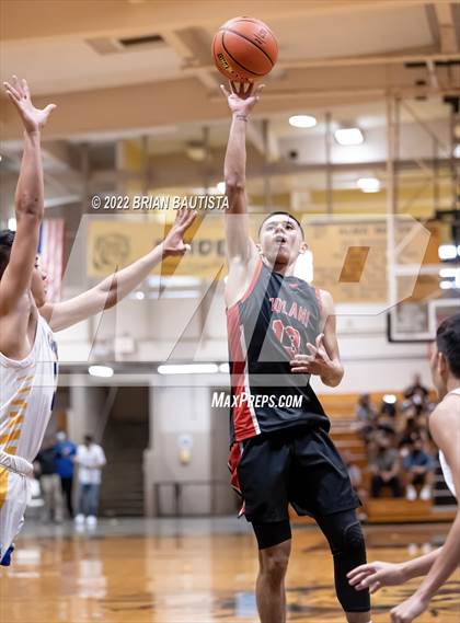 Thumbnail 3 in 'Iolani vs Hilo (HHSAA D1 Quarterfinal Playoff) photogallery.