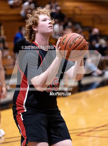 Thumbnail 2 in 'Iolani vs Hilo (HHSAA D1 Quarterfinal Playoff) photogallery.