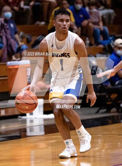 Thumbnail 3 in 'Iolani vs Hilo (HHSAA D1 Quarterfinal Playoff) photogallery.