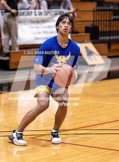 Thumbnail 1 in 'Iolani vs Hilo (HHSAA D1 Quarterfinal Playoff) photogallery.