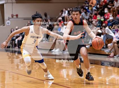 Thumbnail 3 in 'Iolani vs Hilo (HHSAA D1 Quarterfinal Playoff) photogallery.