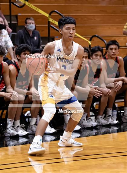 Thumbnail 1 in 'Iolani vs Hilo (HHSAA D1 Quarterfinal Playoff) photogallery.
