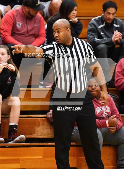 Thumbnail 1 in Archbishop Mitty vs. Oak Ridge (Elite Showcase) photogallery.