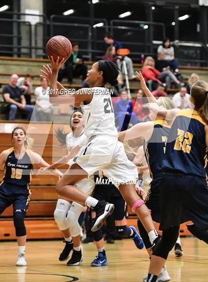 Thumbnail 1 in Archbishop Mitty vs. Oak Ridge (Elite Showcase) photogallery.