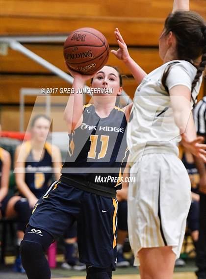 Thumbnail 1 in Archbishop Mitty vs. Oak Ridge (Elite Showcase) photogallery.